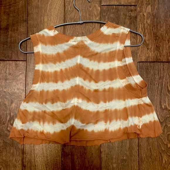 Brand new Urban Outfitters size medium burnt orange/brown tie dye cropped tank! - Picture 2 of 3